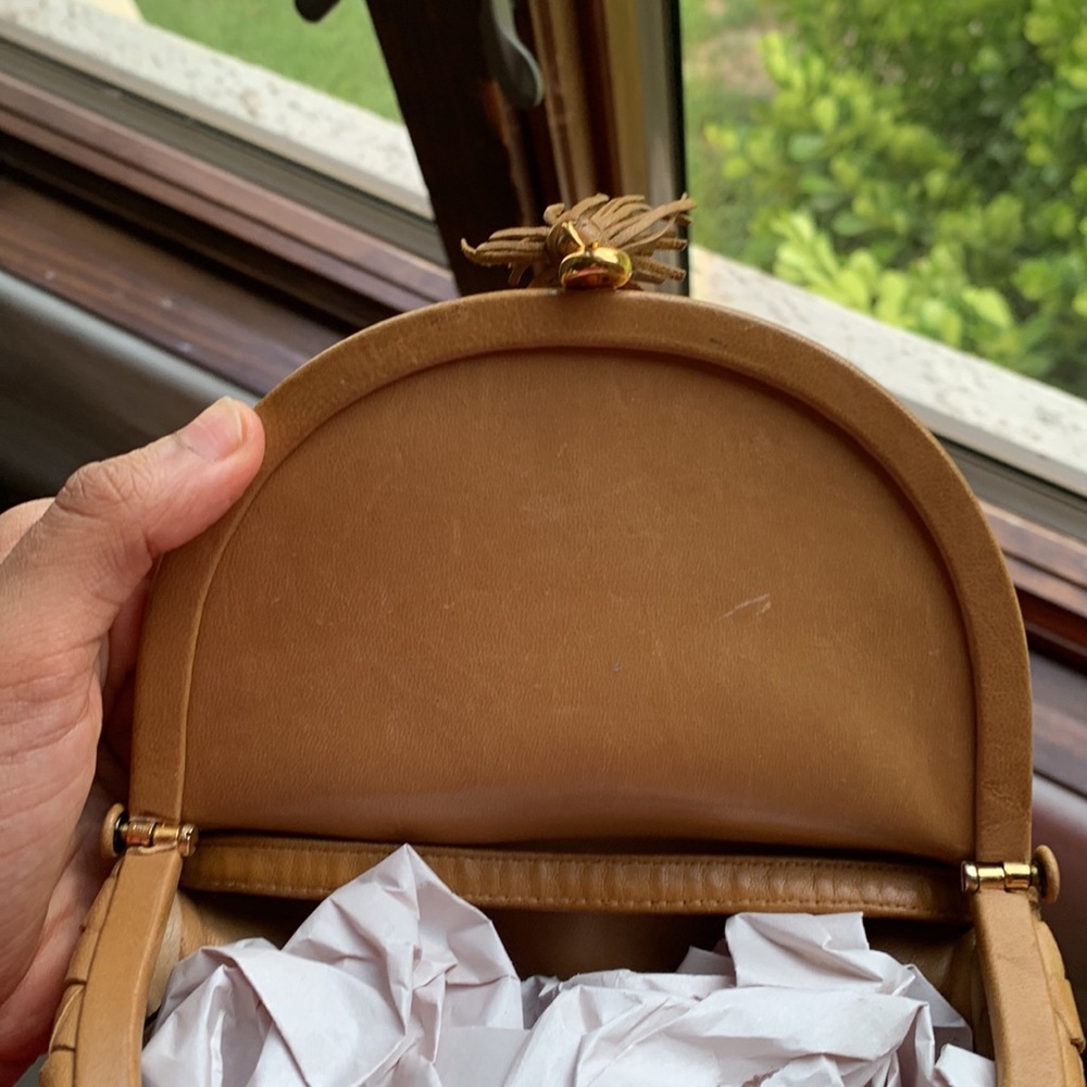 Bottega Veneta Crossbody Tan - Picture 10 of 12